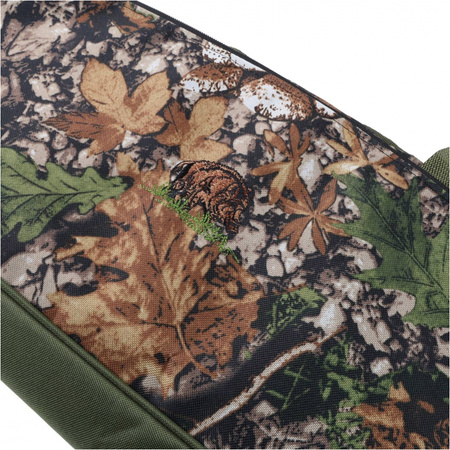 Pokrowiec na broń Forsport 125 cm - oliwkowy, haft dzik stoi w trawie