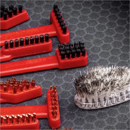 Zestaw szczotek i skrobaków Real Avid Smart Brushes