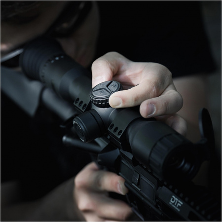 Celownik noktowizyjny noktowizor HIKMICRO Alpex 4K Lite z uchwytem pod IR